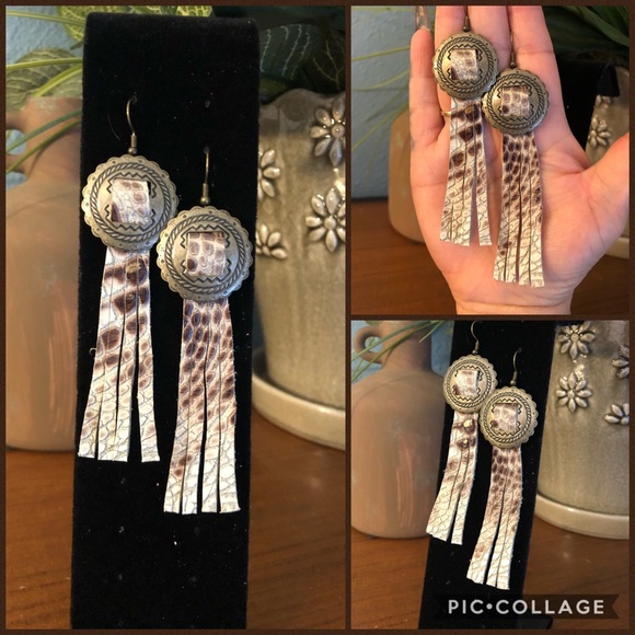 Concho Earrings in leather - Picture 2 of 4